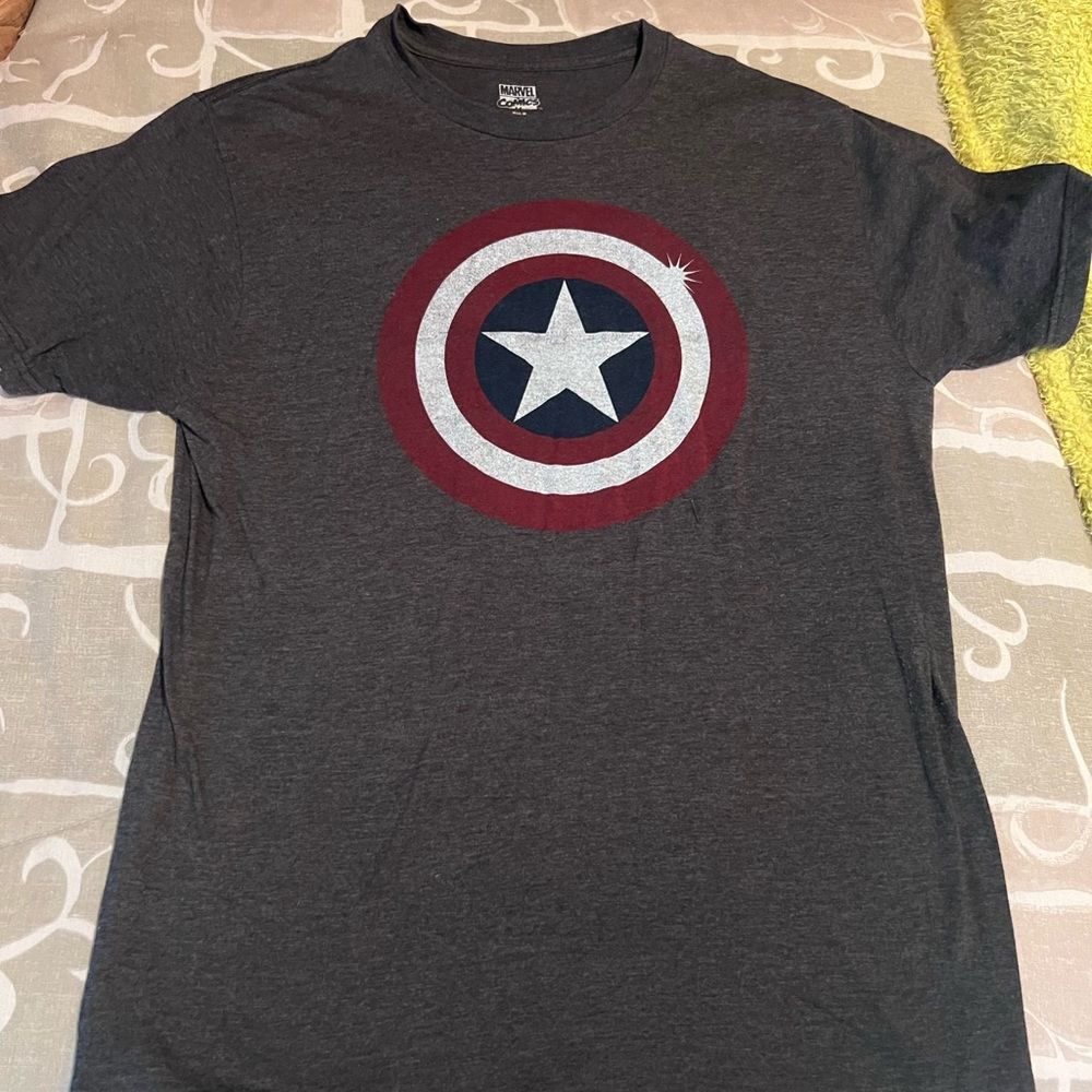 Captain America Logo Shirt - Picture 2 of 6